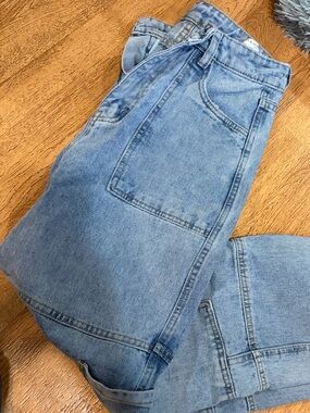 SHEIN Light Blue Boyfriend Jeans
